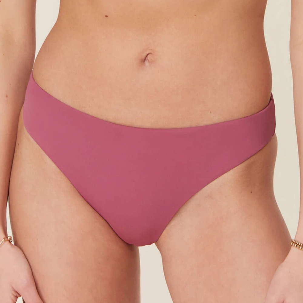 Andie Swim the Symi Bikini Bottom NWT size XL in Mulberry Ruched Back Swimsuit